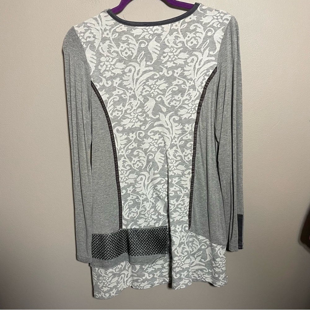 Dolcezza Tunic Long Sleeve top - Picture 2 of 6